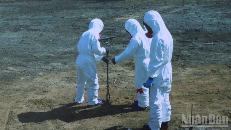 Xử lý dioxin tại sân bay Biên Hòa. ndo_br_img-9495-resize-6508.jpg