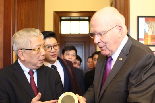 Thượng nghị sĩ Mỹ ca ngợi đóng góp của tướng Nguyễn Chí Vịnh với quan hệ Việt-Mỹ