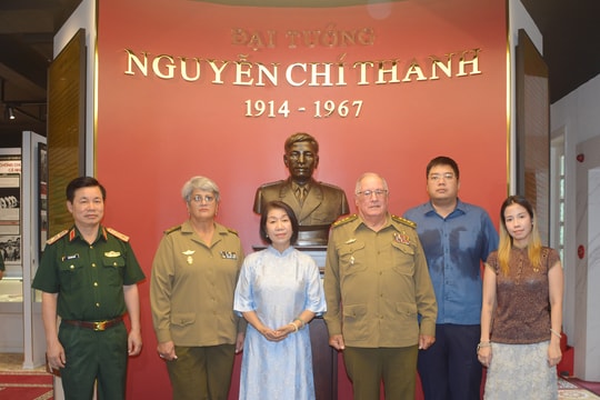 Bộ trưởng Bộ các Lực lượng vũ trang cách mạng Cuba đến thăm Bảo tàng Đại tướng Nguyễn Chí Thanh
