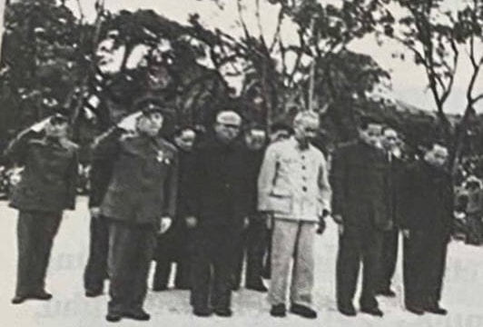 Chuyện Chủ tịch Hồ Chí Minh giao nhiệm vụ cho quân đội xây dựng nghĩa trang liệt sĩ tại Mai Dịch, Hà Nội.