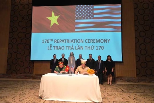 Bảy bước đi để hàn gắn quan hệ Việt-Mỹ của Đại tướng John Vessey